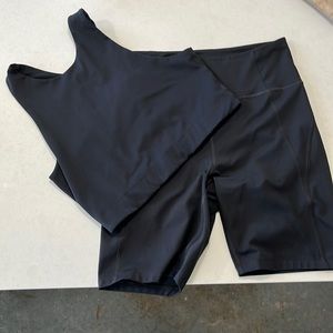Girlfriend Collective Set Biker Shorts and Dylan Sports Bra Black L